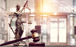 lady-justice-statue-and-gavel-in-law-office-personal-injury-lawyers